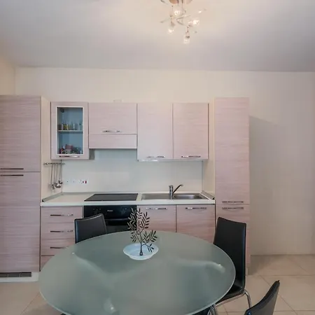 Beautiful House ناسار